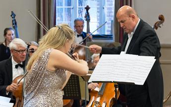 Picture of soloist: Clare Howick